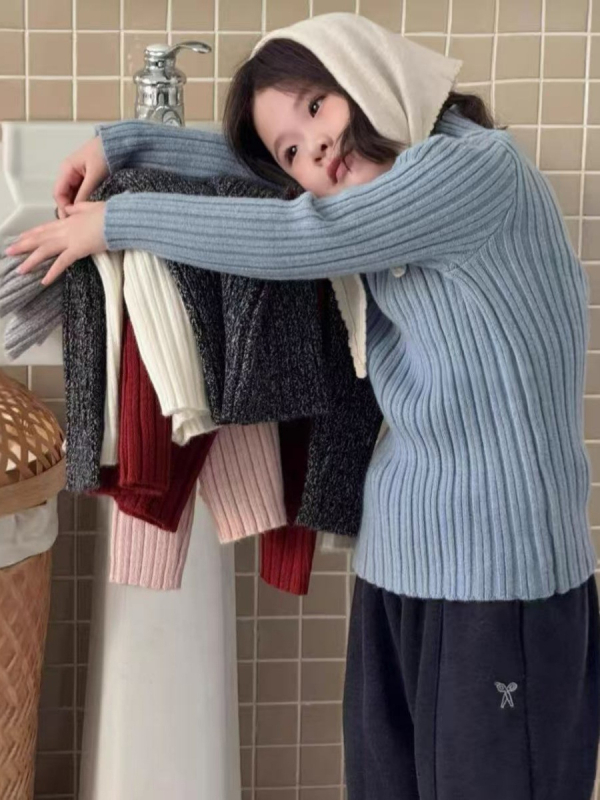 Bērnu džemperis no Angoras vilnas ar kapuci, pusaugsts apkakle, garas piedurknes, ziema 2025