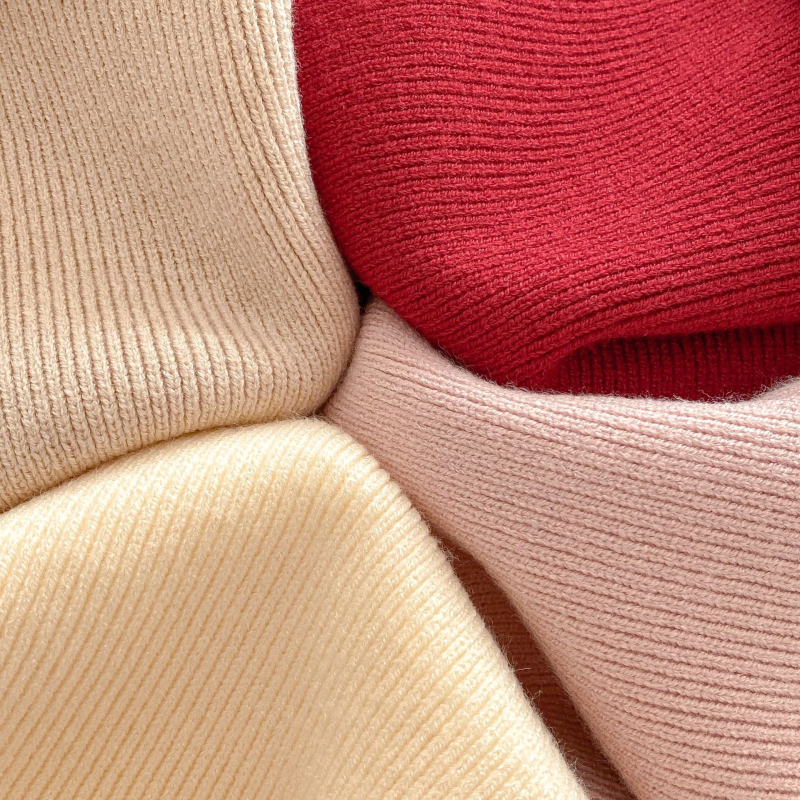 Bērnu adīts džemperis ar mežģīņu apkakli, core-spun pavedienu, viskoze 49,3%, garas piedurknes, meitenēm 3–8 gadu vecumā