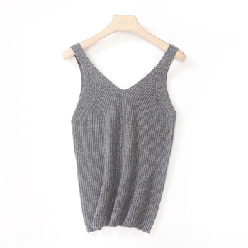 Ženski vuneni bezrukavni vest s V-dekolteom, Slim fit, duljina 50–65 cm, udio vune 50–70%