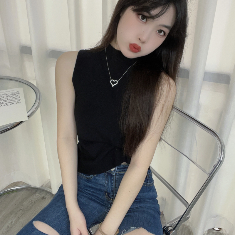 Adīts top bez piedurknēm ar mežģīņu pārklājumu un 3D rakstu, A līnija, noņemamas plecu siksnas, pavasaris 2025