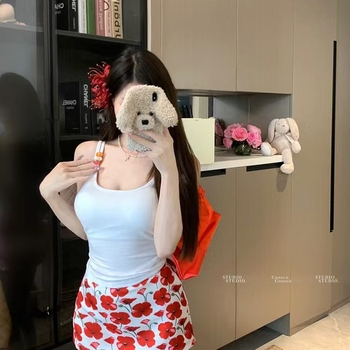 Plāns top ar siksnām un krūšu pildījumu, apaļš kakla izgriezums, poliesters, vasara 2025