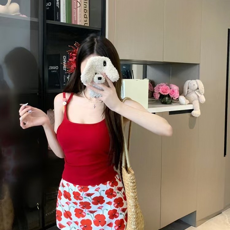 Plāns top ar siksnām un krūšu pildījumu, apaļš kakla izgriezums, poliesters, vasara 2025