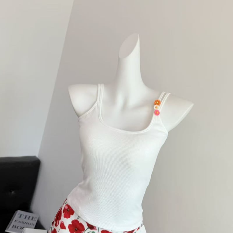 Plāns top ar siksnām un krūšu pildījumu, apaļš kakla izgriezums, poliesters, vasara 2025