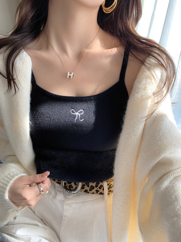 Sieviešu kamizole ar fleece iekšējo odere, šaurs piegriezums, mašas raksts, rudens 2025