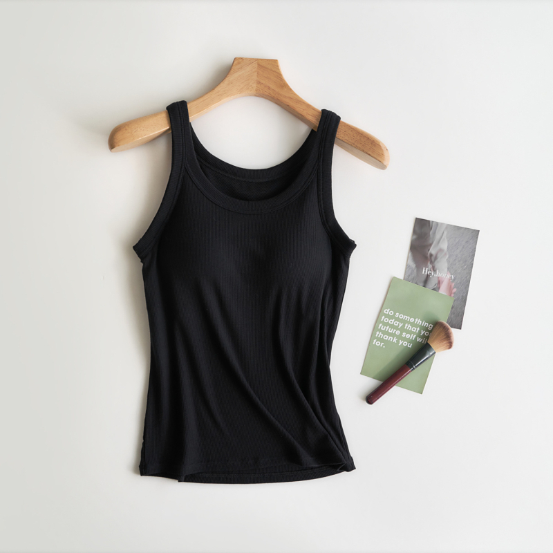 Sieviešu camisole ar iebūvētiem krūšu spilventiņiem, tievs siluets, parastā garuma, vienkrāsains, viskozes-elastāna materiāls, vasara 2025