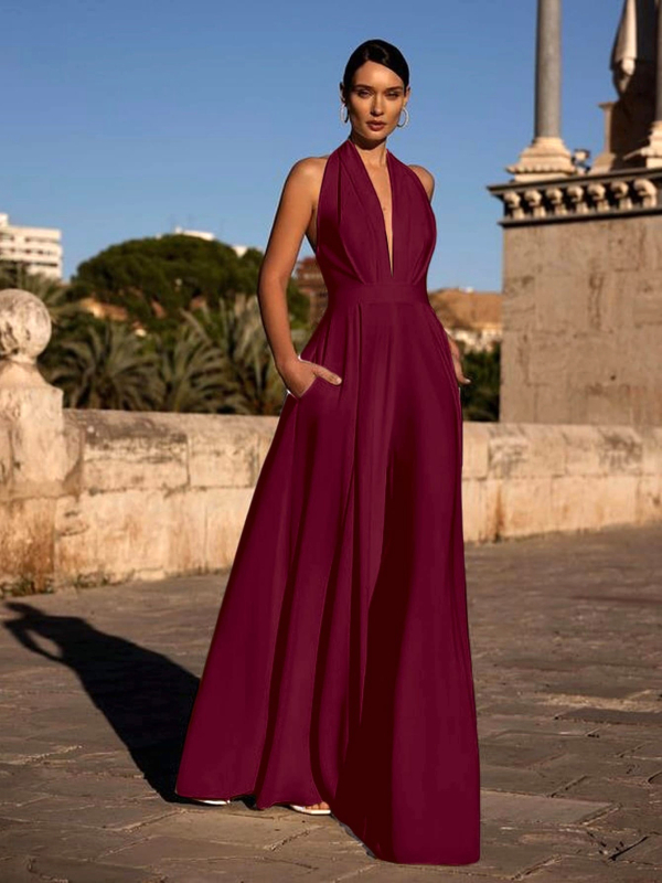 Plašu kāju kombinezons bez piedurknēm ar haltera kaklu, V-veida izgriezums, 90–95% poliesteres