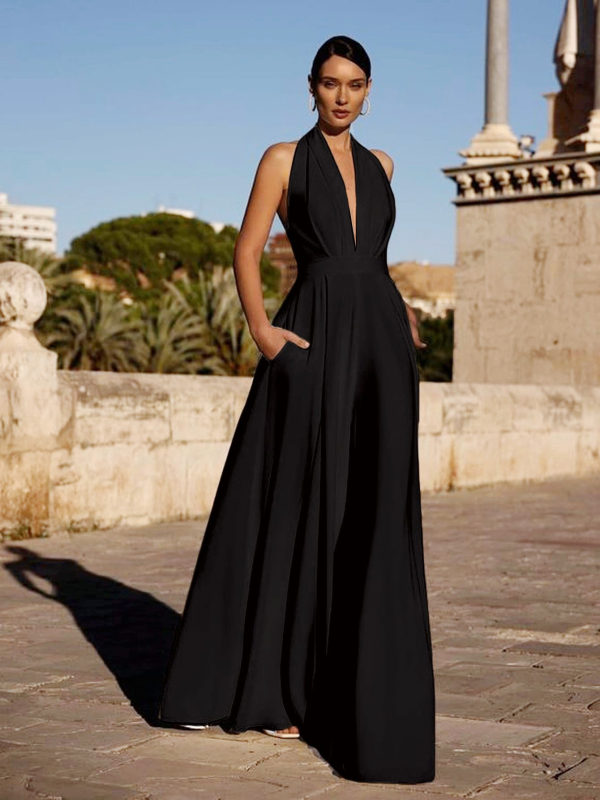 Plašu kāju kombinezons bez piedurknēm ar haltera kaklu, V-veida izgriezums, 90–95% poliesteres