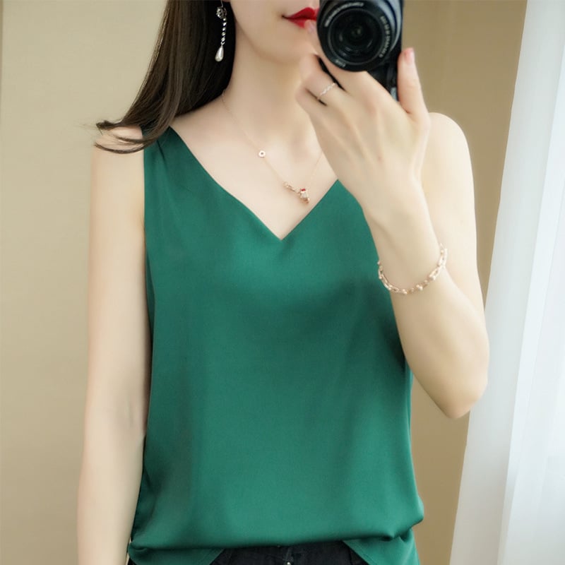 Слинг стил сатенена потничка, корейски стил, свободен силует, дължина 50–65 cm, еднотонна шарка, главна тъкан: сатен; съдържание на основната тъкан: 95% мулбери коприна