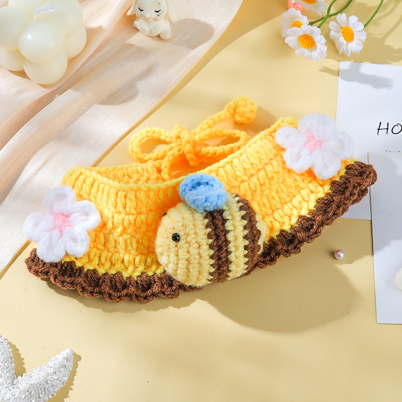 Ръчно плетен нашийник за домашни любимци с мультяшен дизайн и вълнена декорация, подходящ за котки и кучета