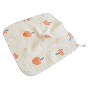 Zīdaiņa siekalas lakats ar sprādzi, četras kārtas gāzes no tīras kokvilnas, raksts ar dzīvniekiem, dvuzreiz lietojams kvadrātveida dvielis