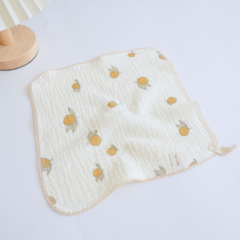 Zīdaiņa siekalas lakats ar sprādzi, četras kārtas gāzes no tīras kokvilnas, raksts ar dzīvniekiem, dvuzreiz lietojams kvadrātveida dvielis