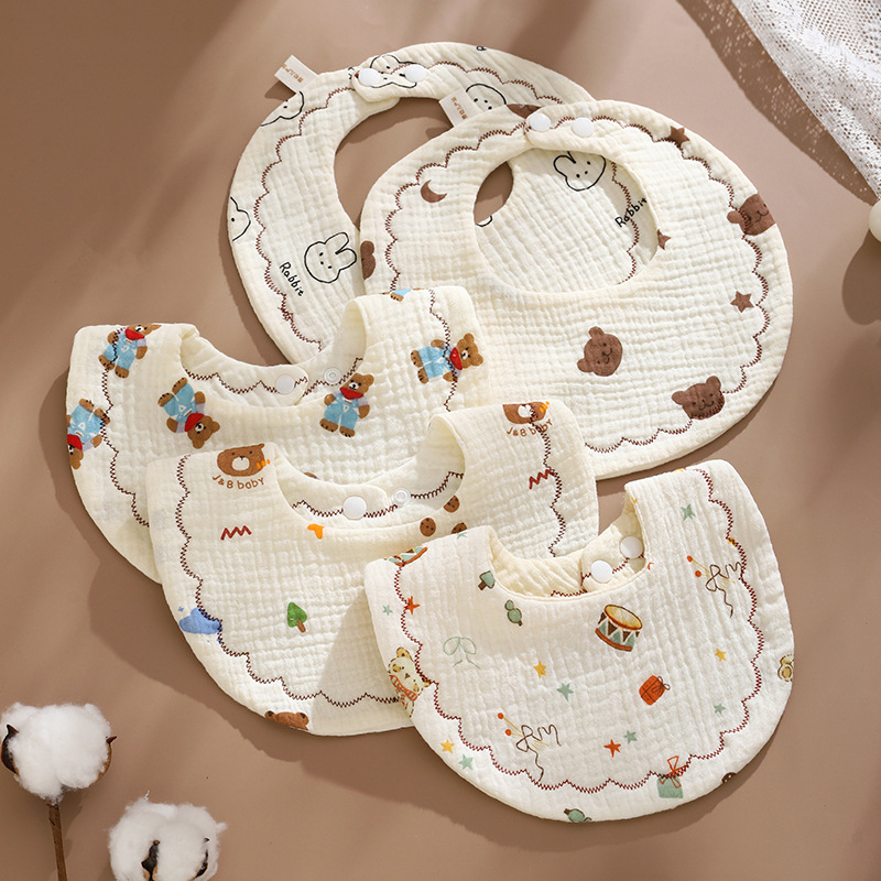 Zīdaiņa lakatiņš no 100% kokvilnas gázes, absorbējošs, Klase A, piemērots 0–3 gadus veciem zīdaiņiem, apaļš siluets, ar dzīvnieku/ multfilmu motīviem