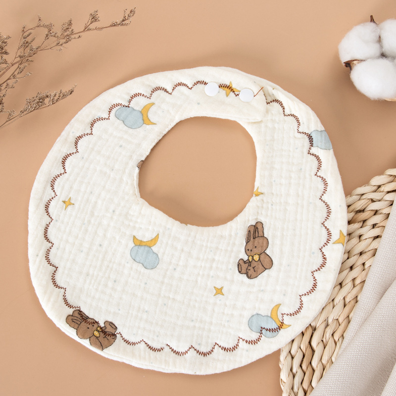 Zīdaiņa lakatiņš no 100% kokvilnas gázes, absorbējošs, Klase A, piemērots 0–3 gadus veciem zīdaiņiem, apaļš siluets, ar dzīvnieku/ multfilmu motīviem