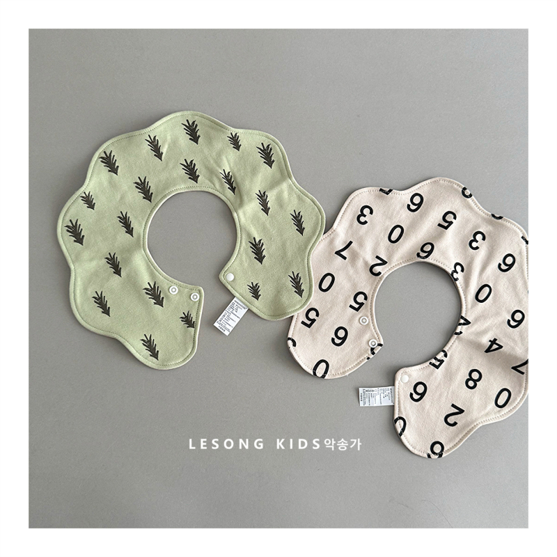 Bērnu bībs no kokvilnas ar ūdensnecaurlaidīgu audumu, piemērots zīdaiņiem 0-1 gadiem, raksts: dzīvnieki/ziedi/drukas