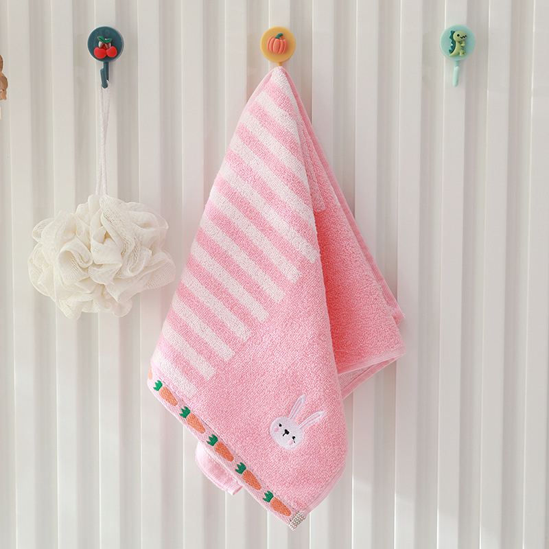 Bērnu dvielis no 100% kokvilnas, yarn-dyed, 32S pavedums, 50–80 g, pielāgošana pieejama