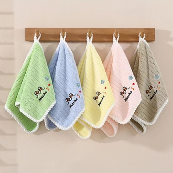 Bērnu kvadrātveida dvieli no korāla flīsa, 120D, izšūšana un apmales, mazāk nekā 50 g, pielāgojama