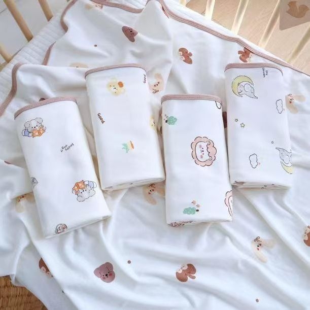 Bērnu segu no kokvilnas ar kokvilnas pildījumu, dzīvnieku raksts, pavasara 2025 izlaidums