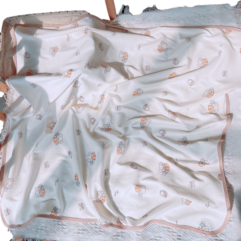 Bērnu segu no kokvilnas ar kokvilnas pildījumu, dzīvnieku raksts, pavasara 2025 izlaidums