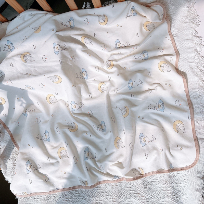 Bērnu segu no kokvilnas ar kokvilnas pildījumu, dzīvnieku raksts, pavasara 2025 izlaidums