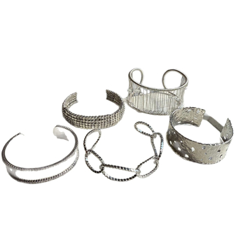 Geometriska rokassprādze ar cirkoniju, misiņa-plastmasas materiāls, elektroplakāta apdare, vasara 2025, personīgais stils, 20 g