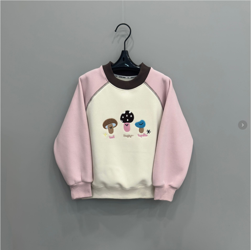 Meitenēm paredzēta fliša iekšējā odere ar apļu kaklu, korejiešu stila, animācijas dzīvnieku motīvs, bērniem virs 8 gadiem (augums 140 cm+), rudens–ziemas 2025