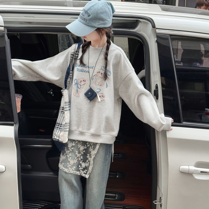 Meitenēm paredzēta fliša iekšējā odere ar apļu kaklu, korejiešu stila, animācijas dzīvnieku motīvs, bērniem virs 8 gadiem (augums 140 cm+), rudens–ziemas 2025