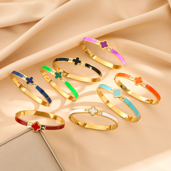 Titāna tērauda rokassprādze ar četrlapu laimi un cirkoniju iemontētiem, elektroplakēts apdare, svars 0,03 kg, mūsdienīgs pilsētas stila