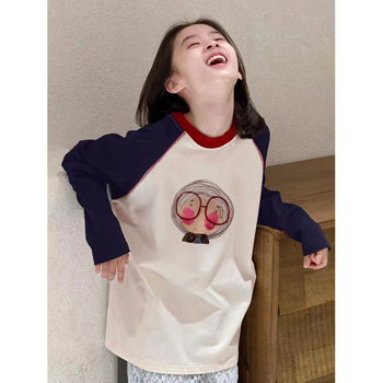 Meitenēm paredzēts kokvilnas garām piedurknēm T-krekls ar raglāna griezumu, 8+ gadi, karikatūru un burtiem print