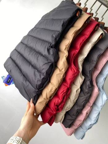 Пухена жилетка от гъши пух - съдържание на пух 86-90%, полиестерна основна материя, стойкова яка