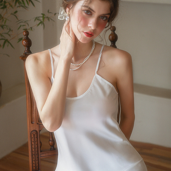 Нощница презрамка с кръгло деколте от имитационна коприна, тънък плат 101-120 г/м2, полиестер 90-95%