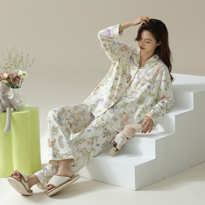 Πιτζάμες από βαμβάκι 95–100% • Καρντιγάν, απλό και χαλαρό στυλ • Μακριά μανίκια • Παντελόνες