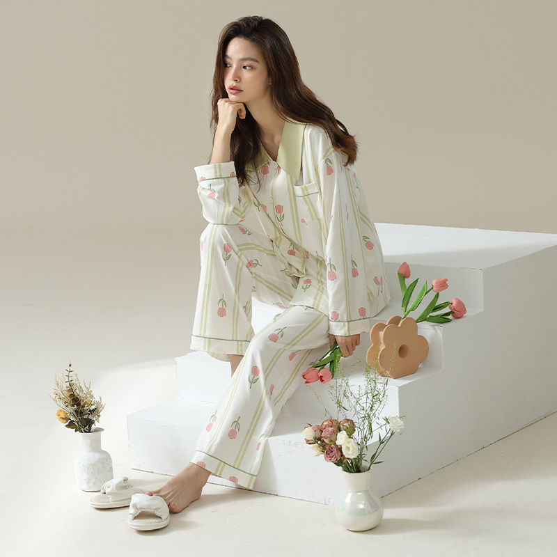 Πιτζάμες από βαμβάκι 95–100% • Καρντιγάν, απλό και χαλαρό στυλ • Μακριά μανίκια • Παντελόνες