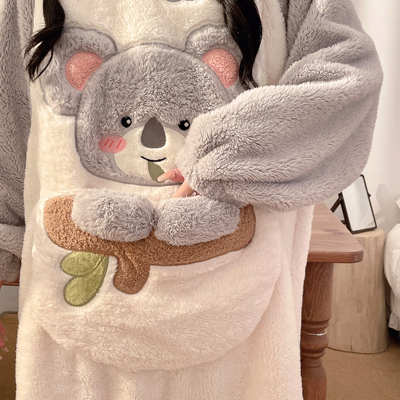 Плюшена флийс нощница за жени, модел едно парче, дебелина 251–300 г/м², кръгло деколте, дълги ръкави