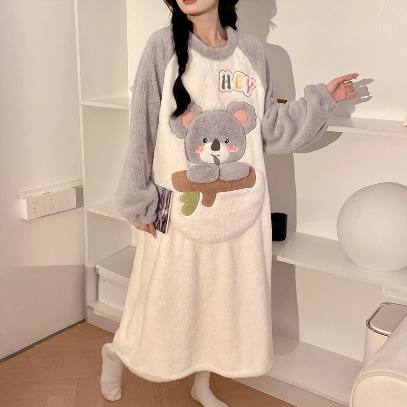 Плюшена флийс нощница за жени, модел едно парче, дебелина 251–300 г/м², кръгло деколте, дълги ръкави