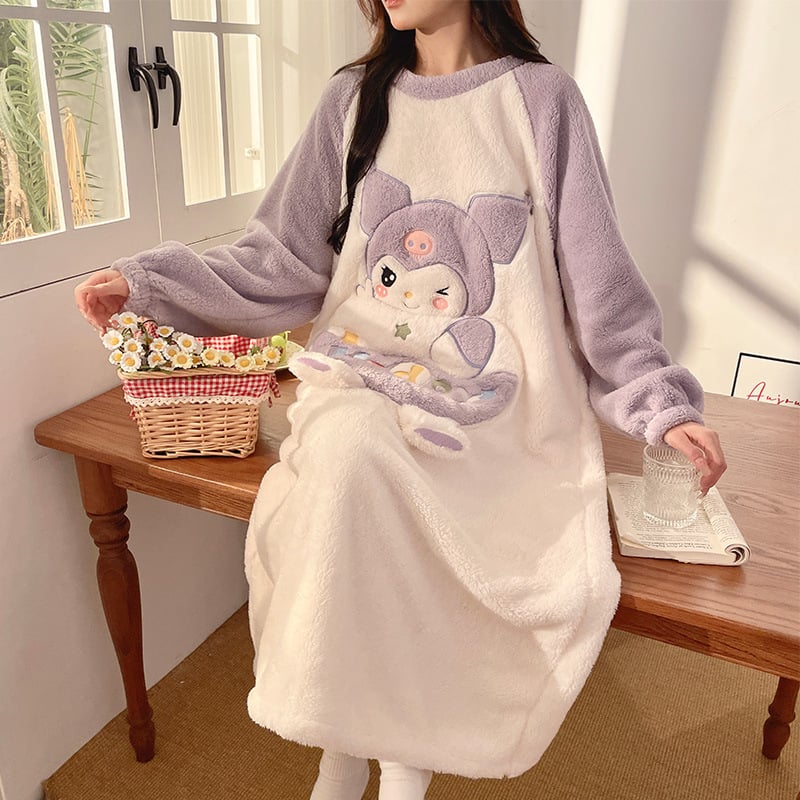 Плюшена флийс нощница за жени, модел едно парче, дебелина 251–300 г/м², кръгло деколте, дълги ръкави