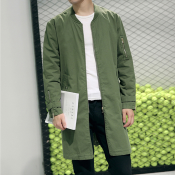 Vīriešu jaka ar stāvošu kaklu, rāvējslēdzējs, vidējā garuma 65–80 cm, ārējais audums 100% kokvilna, iekšējā odere poliesteris