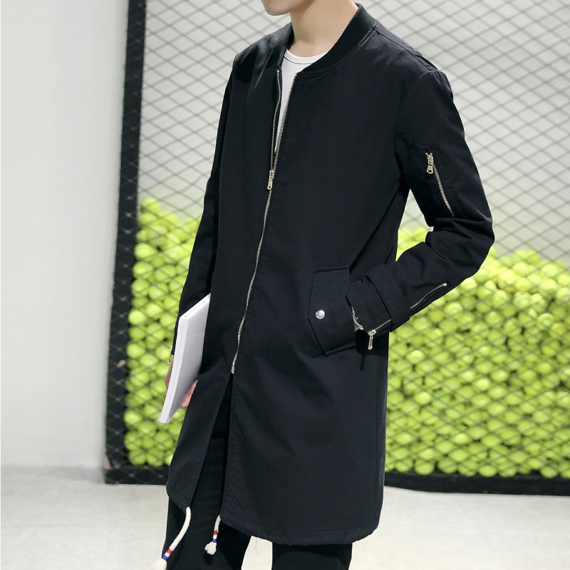 Vīriešu jaka ar stāvošu kaklu, rāvējslēdzējs, vidējā garuma 65–80 cm, ārējais audums 100% kokvilna, iekšējā odere poliesteris