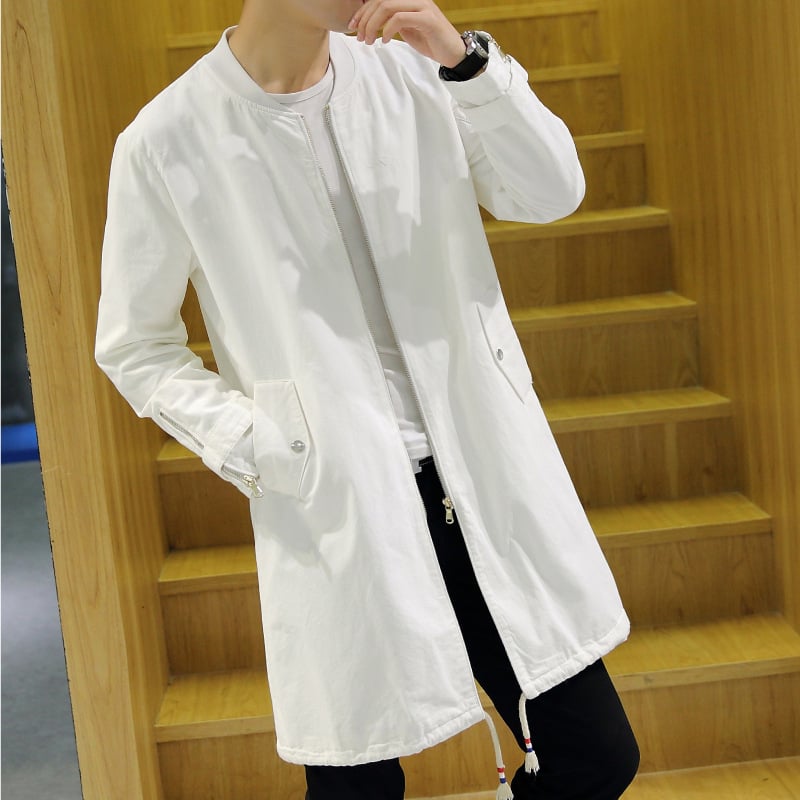 Vīriešu jaka ar stāvošu kaklu, rāvējslēdzējs, vidējā garuma 65–80 cm, ārējais audums 100% kokvilna, iekšējā odere poliesteris