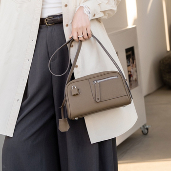 KOUDI īstas ādas Boston soma ar rāvējslēdzēju, iekšējām kabatām telefona un personas apliecībai