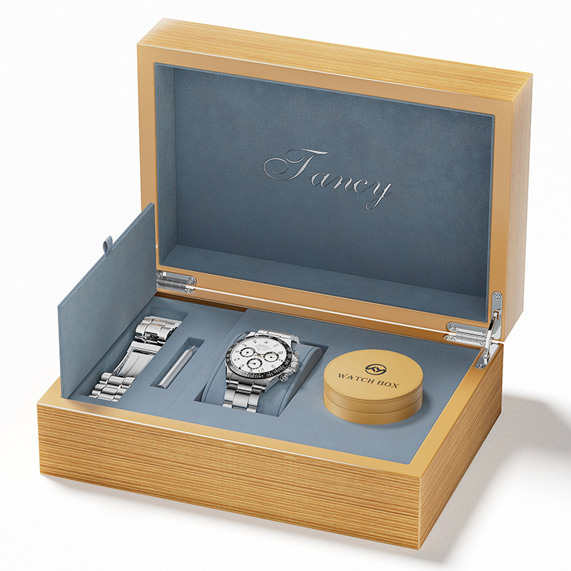 Puidust kellakarp nimepliiaga ja lakitud viimistlusega