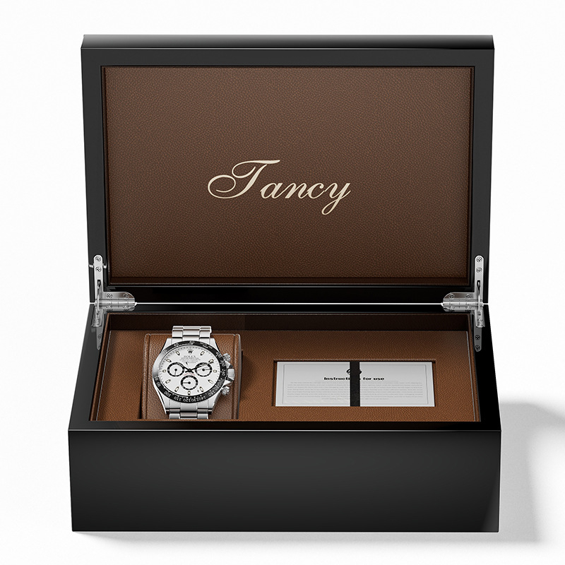 Puidust kellakarp nimepliiaga ja lakitud viimistlusega