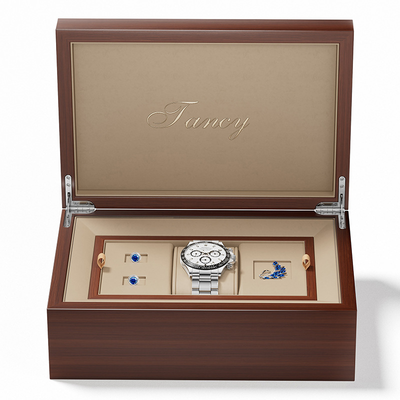 Puidust kellakarp nimepliiaga ja lakitud viimistlusega