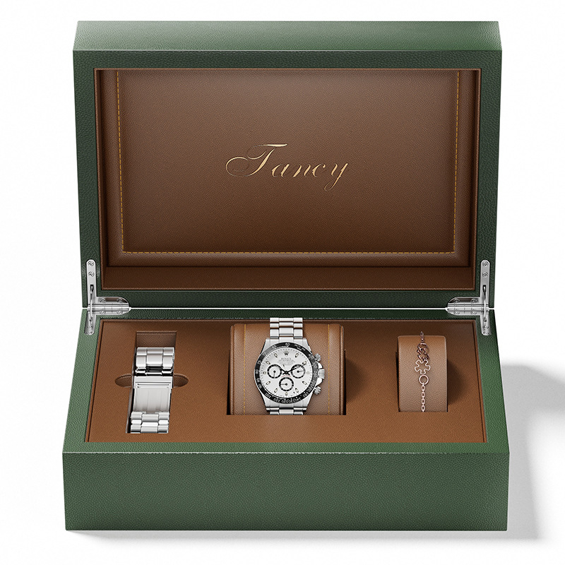 Puidust kellakarp nimepliiaga ja lakitud viimistlusega