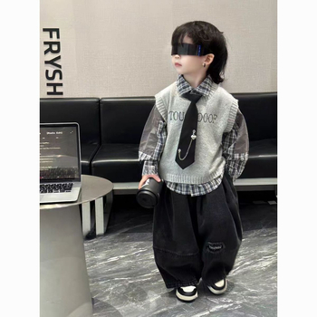 Patchwork krekls, adīta veste un svītru bikses — trīsdaļīgs bērnu uzvalks zēniem, garas piedurknes, rudens stils, Korejas stilā