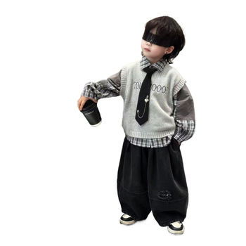 Patchwork krekls, adīta veste un svītru bikses — trīsdaļīgs bērnu uzvalks zēniem, garas piedurknes, rudens stils, Korejas stilā