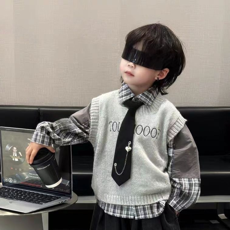 Patchwork krekls, adīta veste un svītru bikses — trīsdaļīgs bērnu uzvalks zēniem, garas piedurknes, rudens stils, Korejas stilā