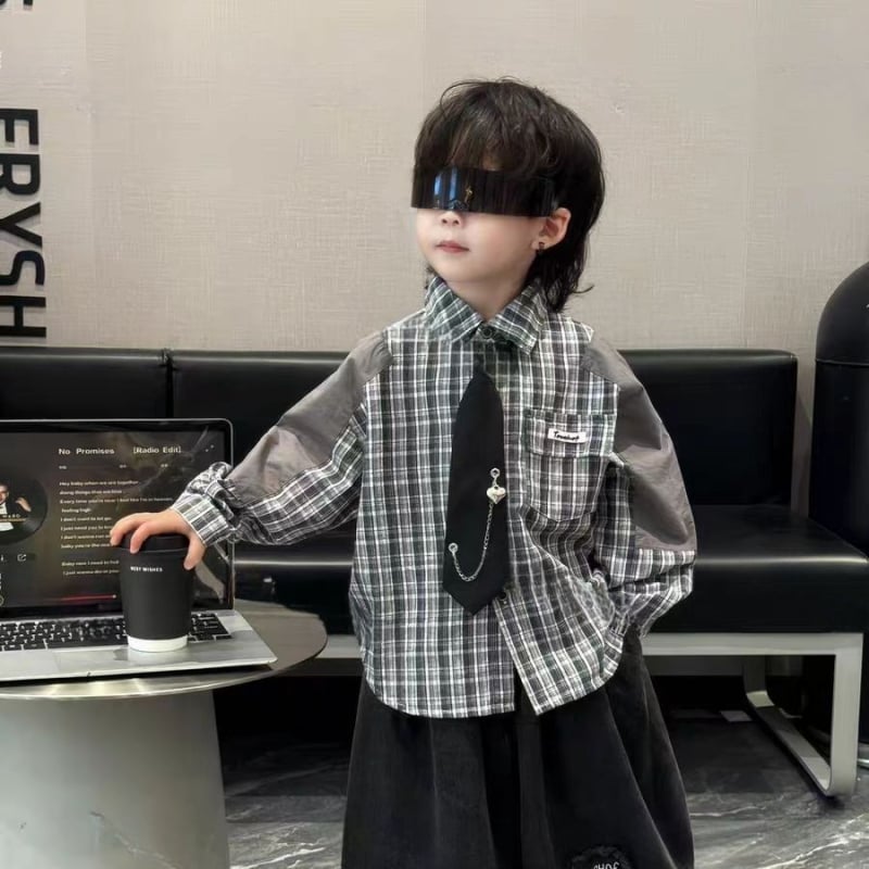 Patchwork krekls, adīta veste un svītru bikses — trīsdaļīgs bērnu uzvalks zēniem, garas piedurknes, rudens stils, Korejas stilā