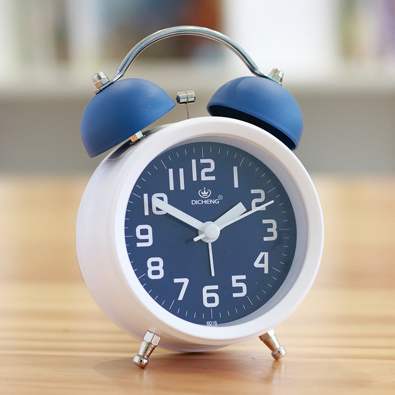 Kell metallkorpuse ja kellamürinaga, ühekülgne, näitajate liikumine, äratus ja öövalgustus, akudega toide