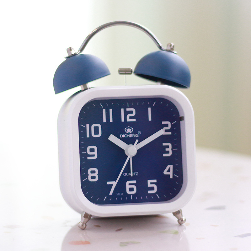 Kell metallkorpuse ja kellamürinaga, ühekülgne, näitajate liikumine, äratus ja öövalgustus, akudega toide