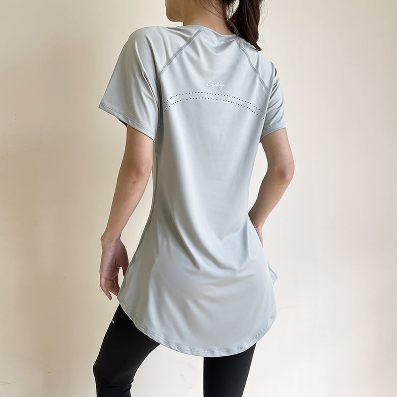 Женска спортна тениска с къс ръкав, средна дължина, покриваща ханша, дишаща и бързосъхнеща полиестерова материя (86% полиестер, 14% спандекс), за йога, упражнения и спорт